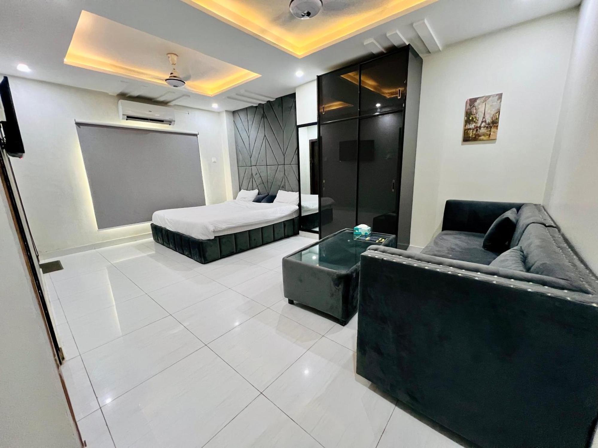 Hotel Premier Heights Jhelum Extérieur photo