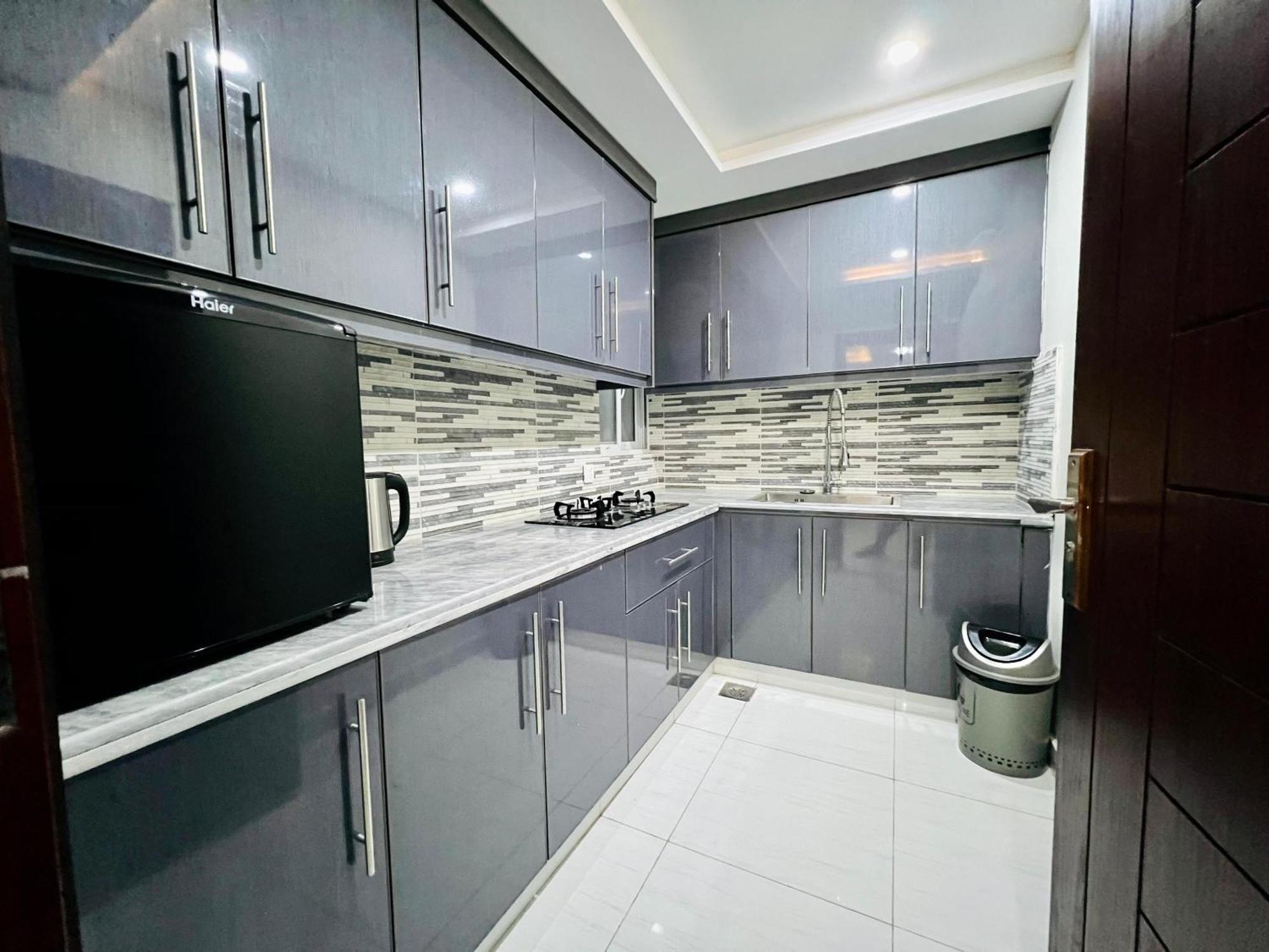 Hotel Premier Heights Jhelum Extérieur photo