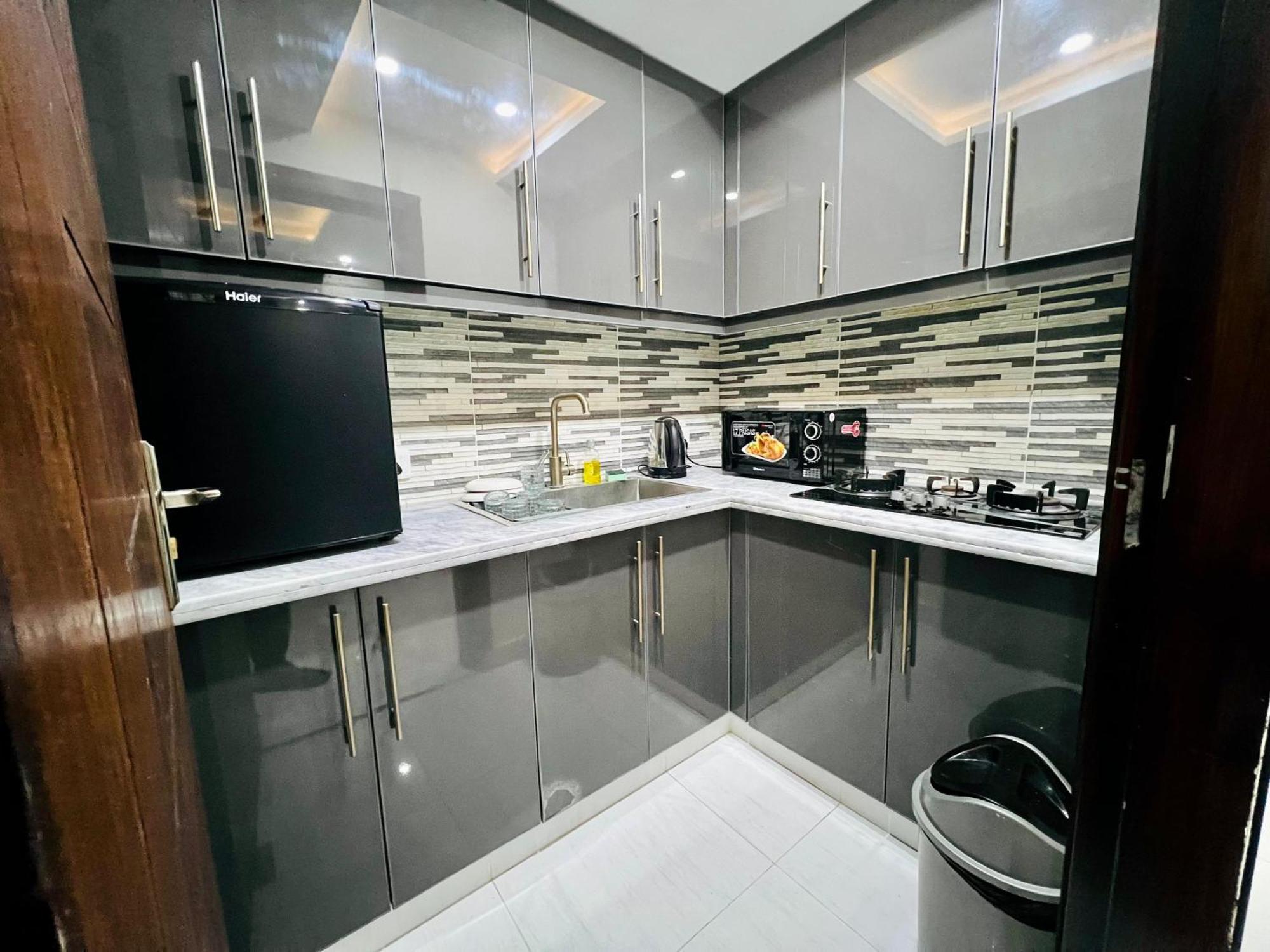 Hotel Premier Heights Jhelum Extérieur photo